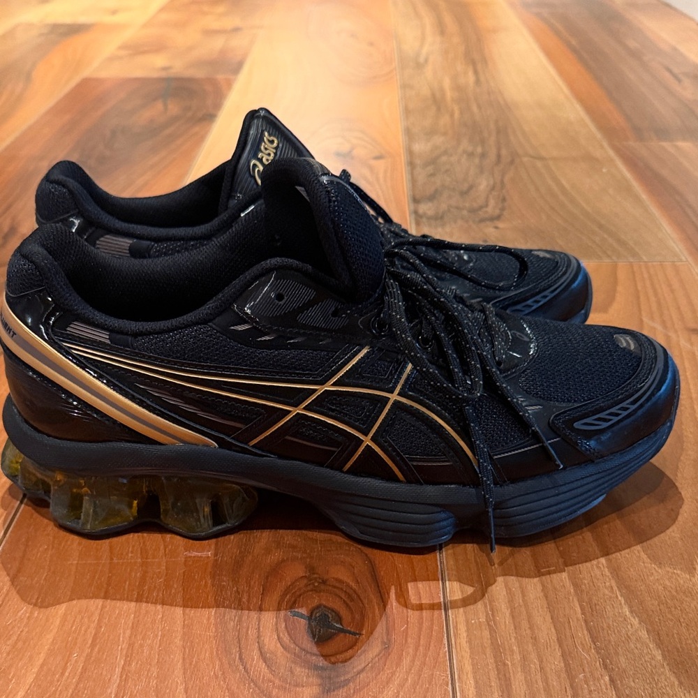ASICS Men's Black and Gold Athletic Shoes - Picture 5 of 10